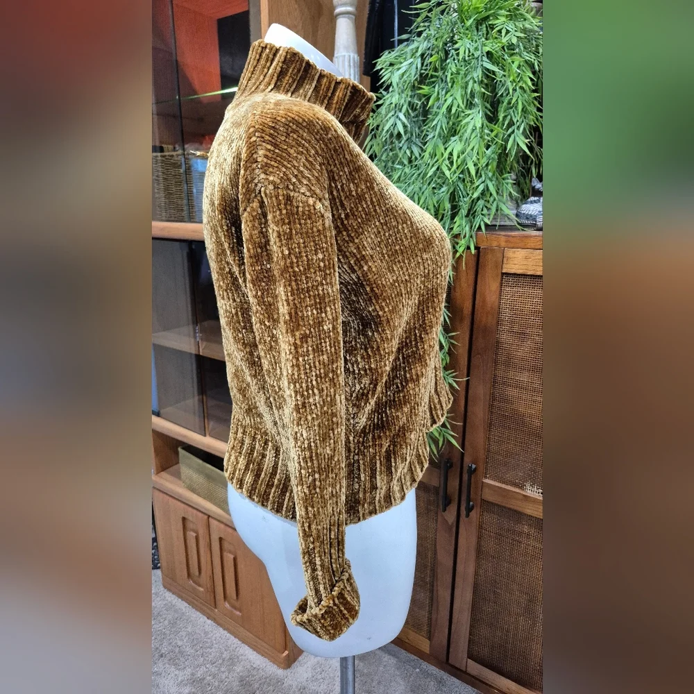 Chelsea & Theodore Golden Brown Turtleneck Sweater - Picture 4 of 8